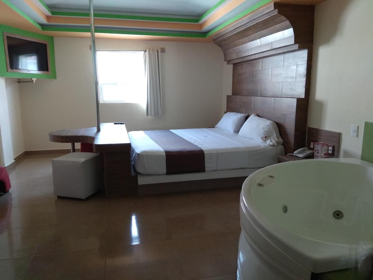 Hotel Rubi Manzanillo Dış mekan fotoğraf